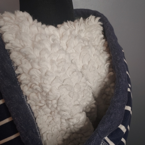 Maurices Size Medium Blue/White Puffy/Thick Jacket - Picture 5 of 8